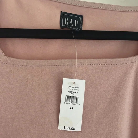 NWT gap bodysuit - Picture 3 of 5